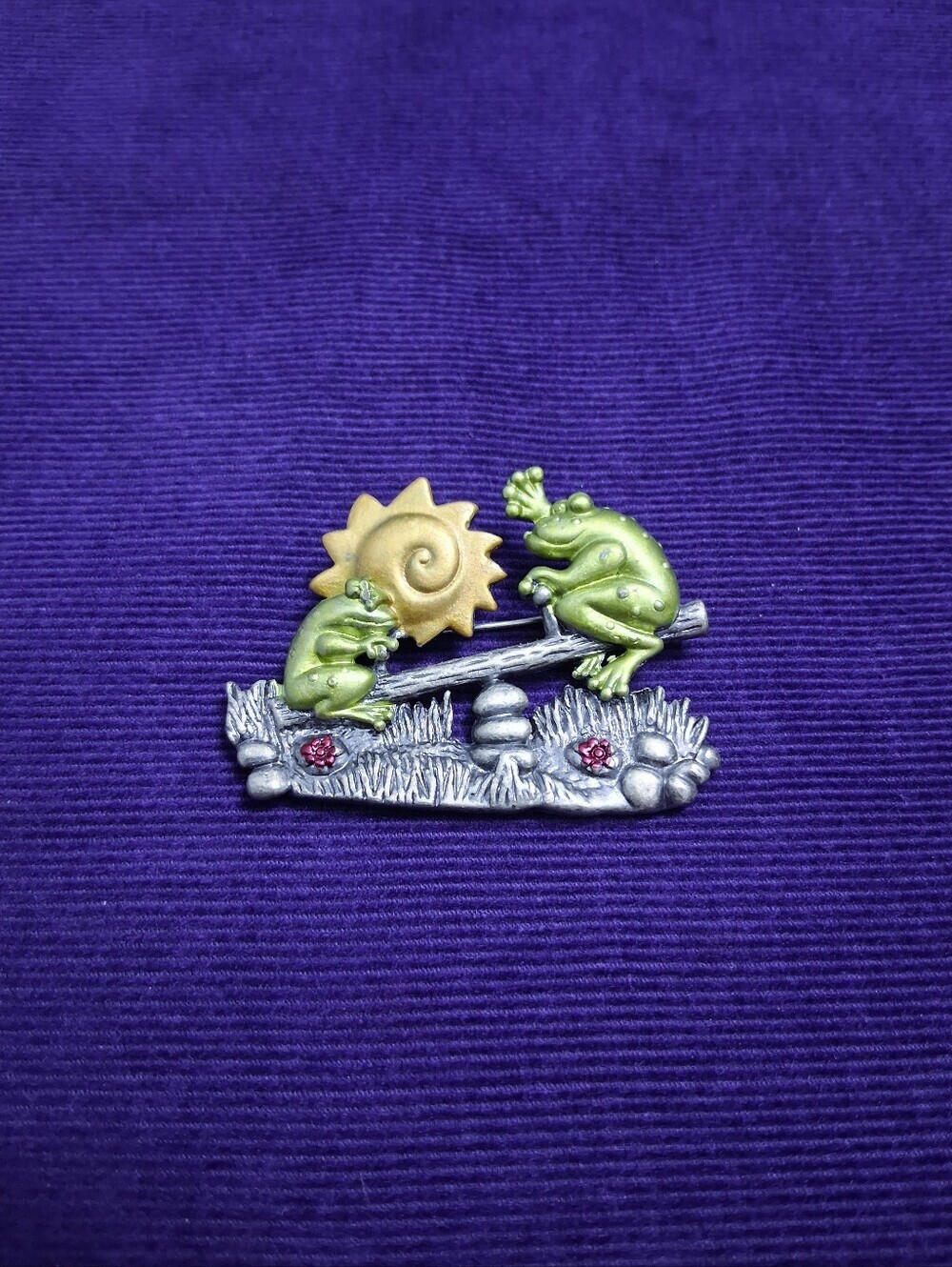 Vintage Brooch DD Darling Dash Seesaw Frogs Sun Joyful Toads Signed - Picture 6 of 7